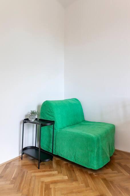 Village-like Peace & Quiet In City + Parking Apartment Prague